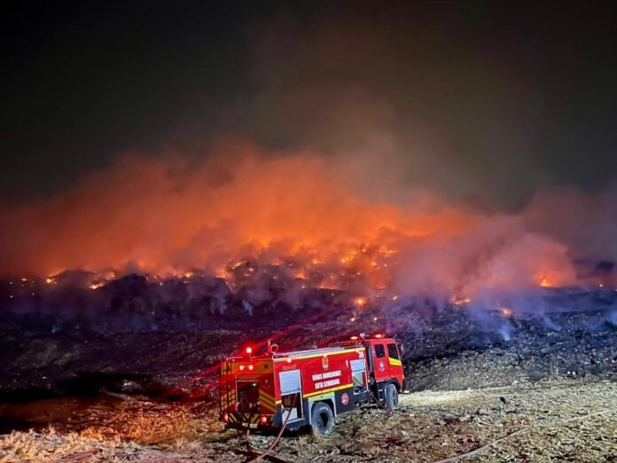 10 Hektare TPA Jatibarang Terbakar, Tim Gabungan Jateng Dikerahkan Jatibarang